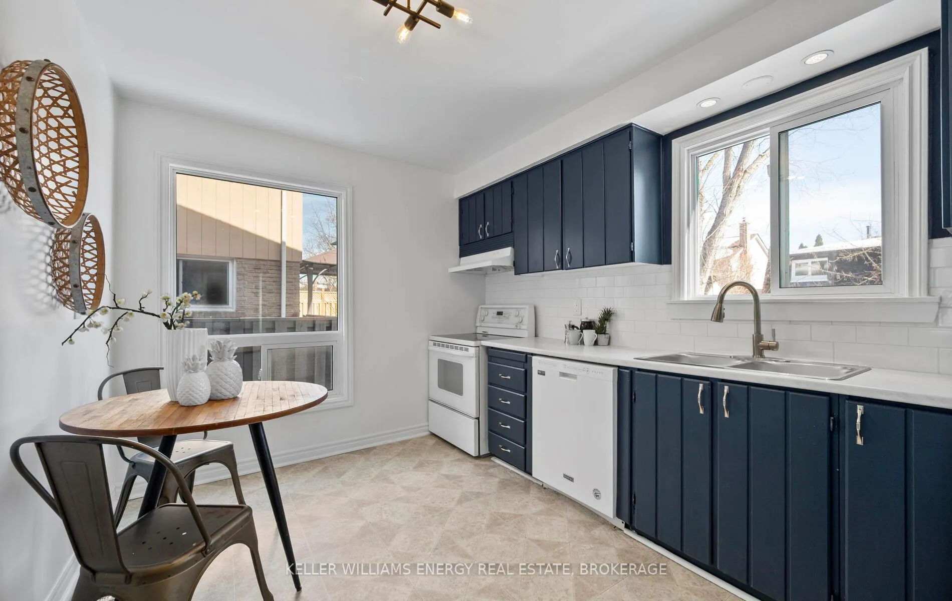 Photo 7 of 1851 Shadybrook Drive, Pickering, Amberlea — HOMEH