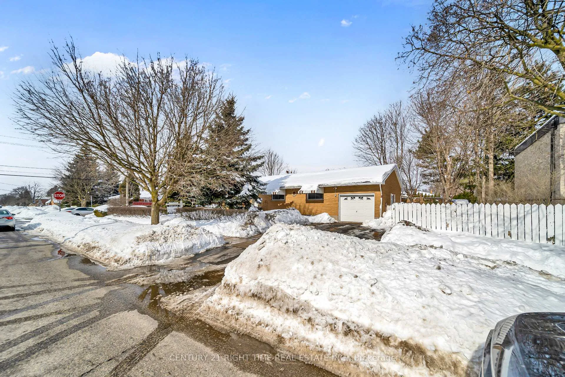 Photo 4 of 508 Greenfield Avenue, Kitchener — HOMEH