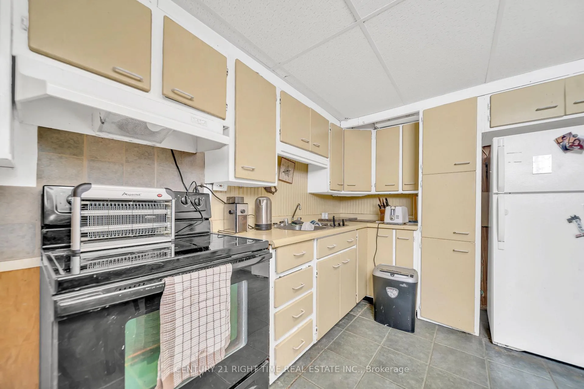 Photo 35 of 508 Greenfield Avenue, Kitchener — HOMEH