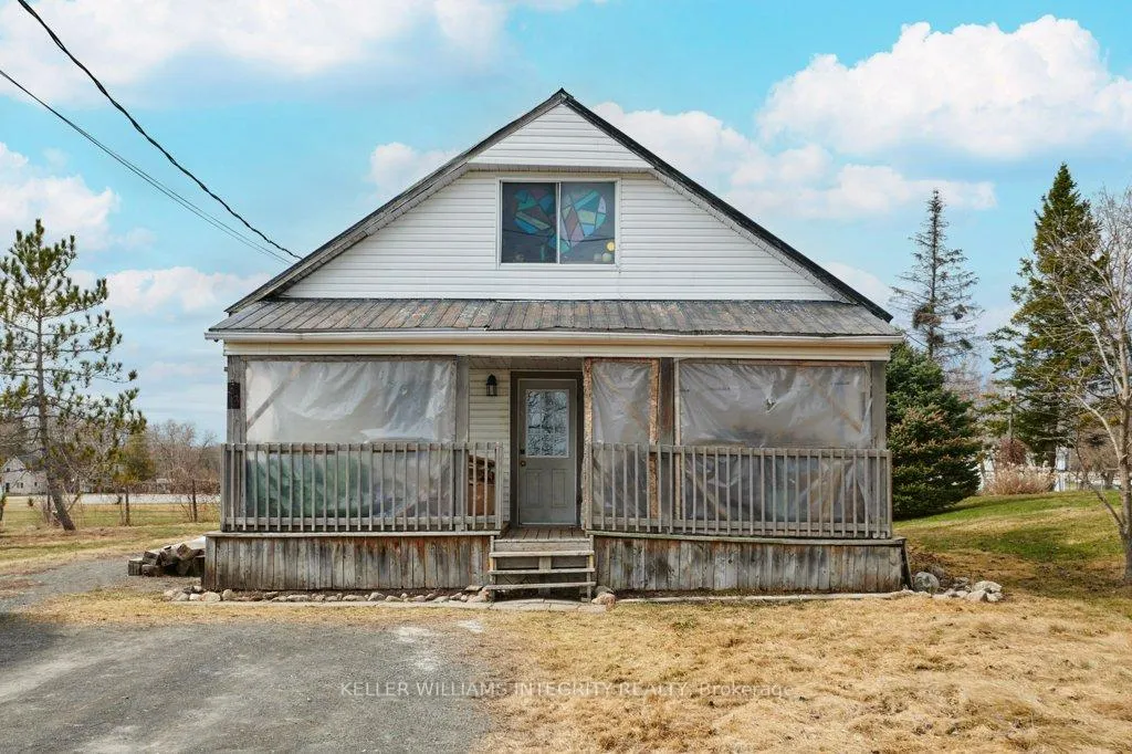 Photo 1 of 33 Mechanic Street E, North Glengarry, Maxville — HOMEH