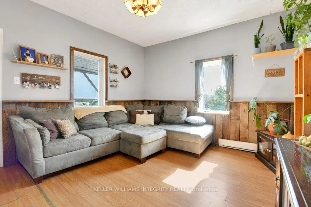 Photo 4 of 33 Mechanic Street E, North Glengarry, Maxville — HOMEH