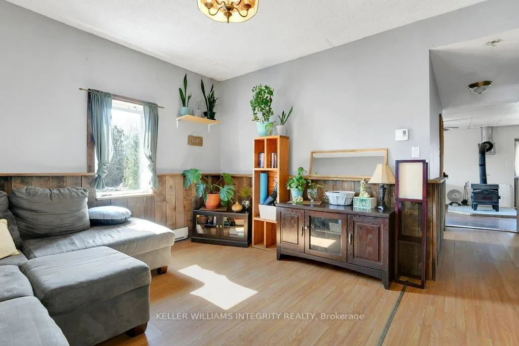 Photo 5 of 33 Mechanic Street E, North Glengarry, Maxville — HOMEH