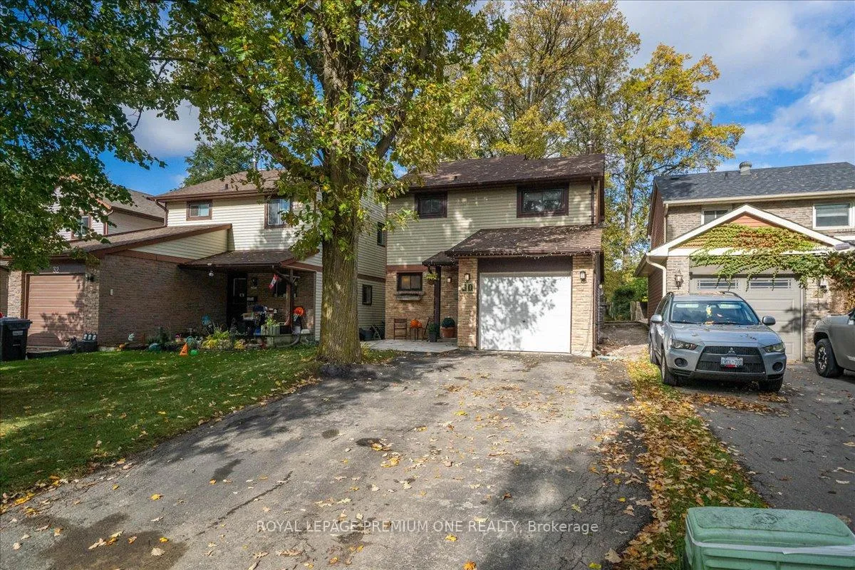 Photo 3 of 30 Mitchell Avenue, Brampton, Heart Lake West — HOMEH