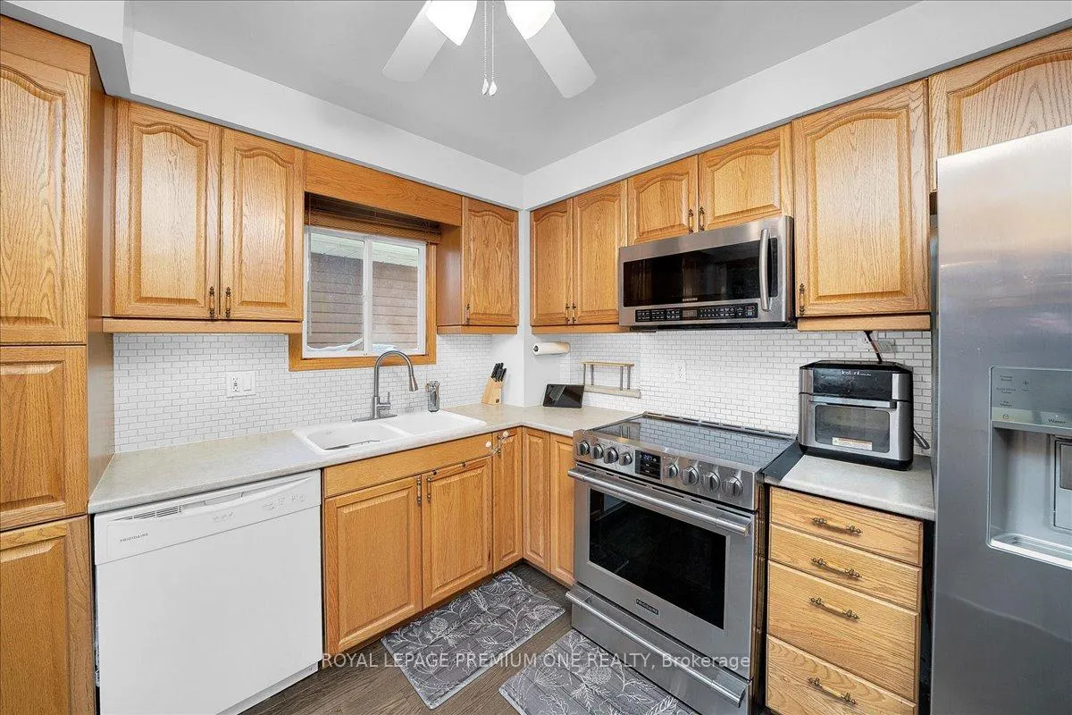 Photo 7 of 30 Mitchell Avenue, Brampton, Heart Lake West — HOMEH