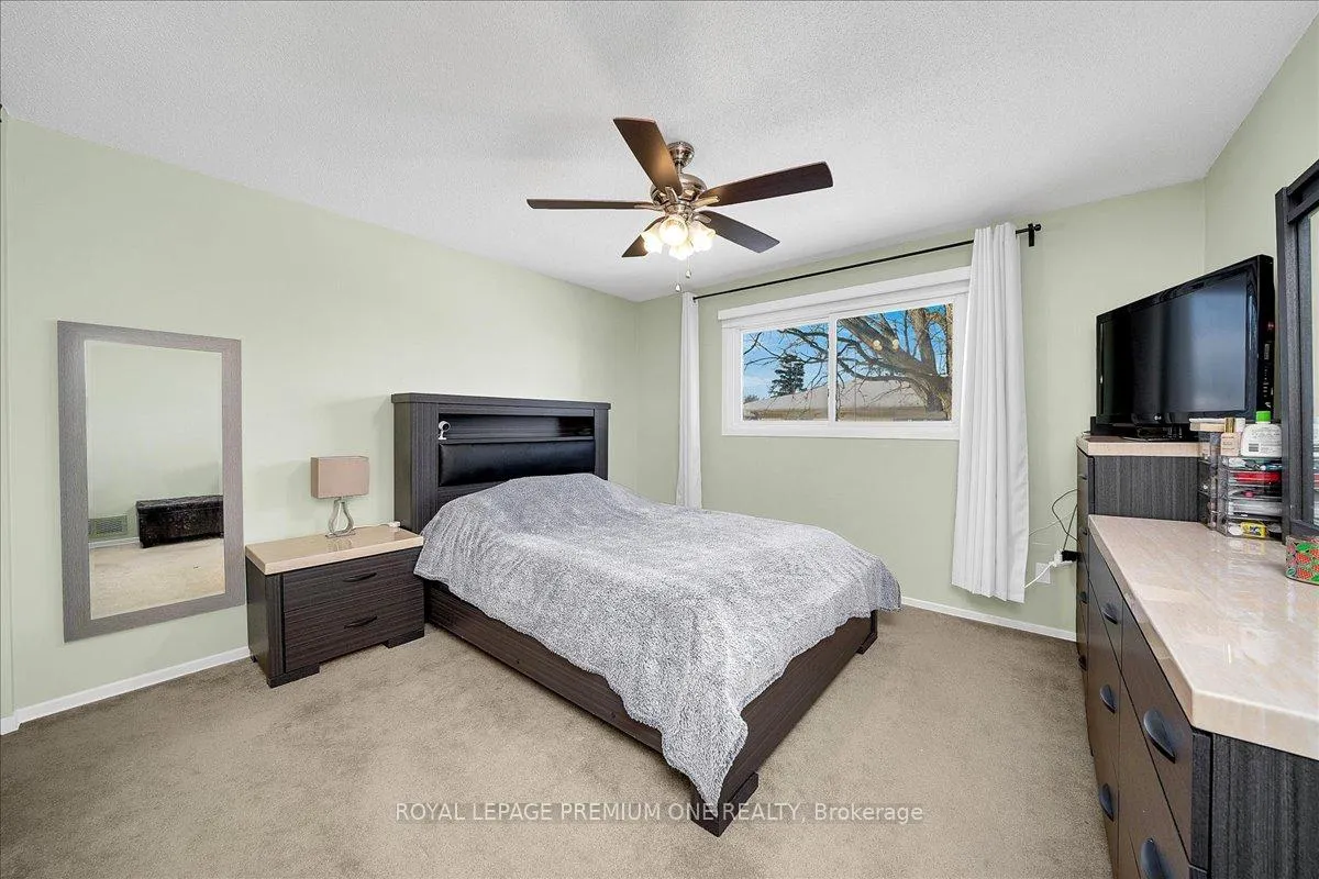 Photo 15 of 30 Mitchell Avenue, Brampton, Heart Lake West — HOMEH