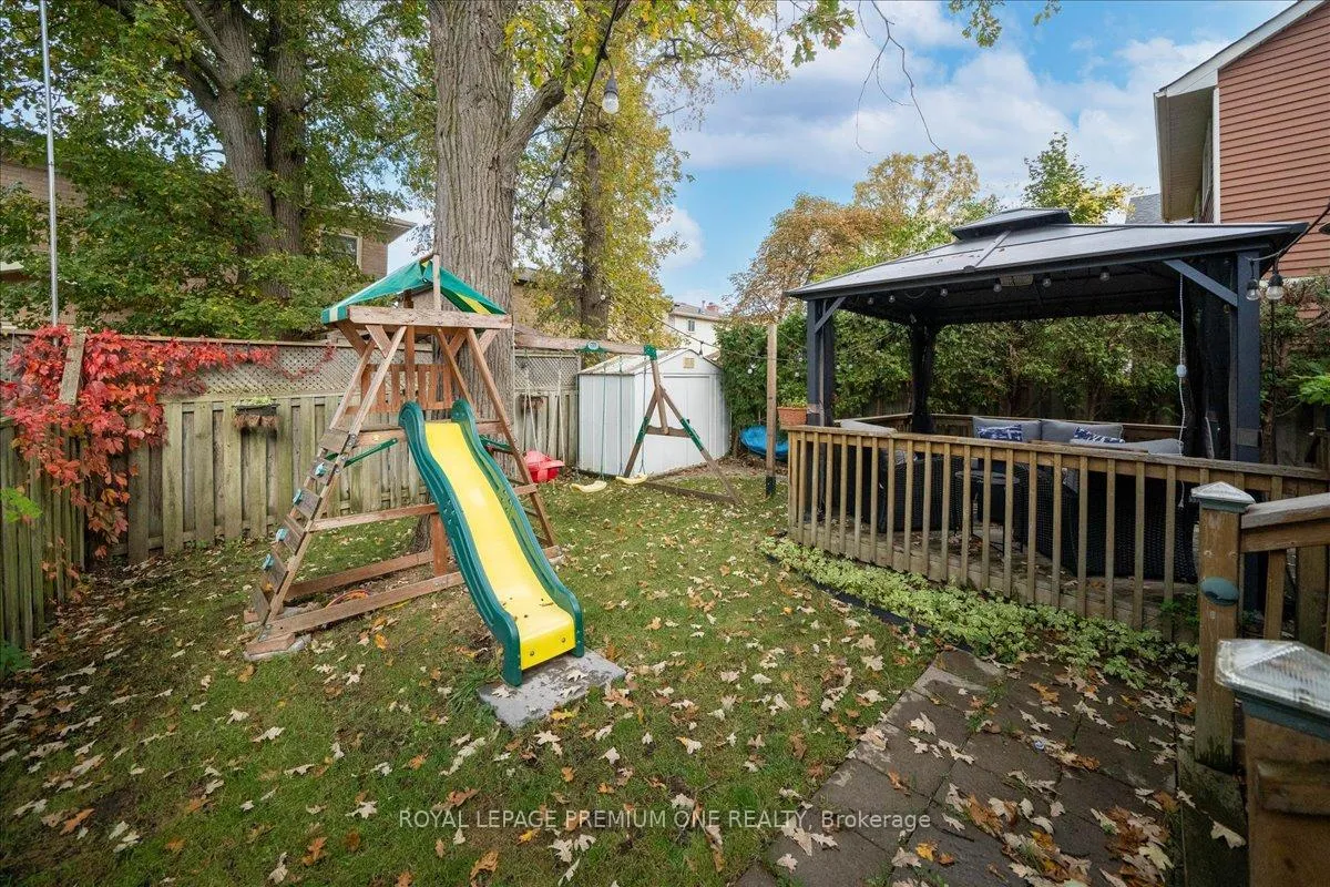Photo 22 of 30 Mitchell Avenue, Brampton, Heart Lake West — HOMEH
