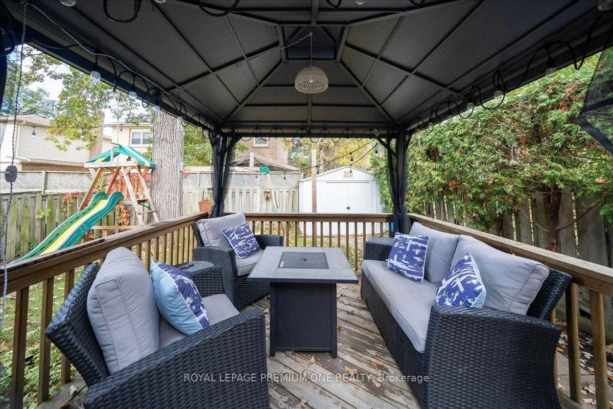 Photo 23 of 30 Mitchell Avenue, Brampton, Heart Lake West — HOMEH