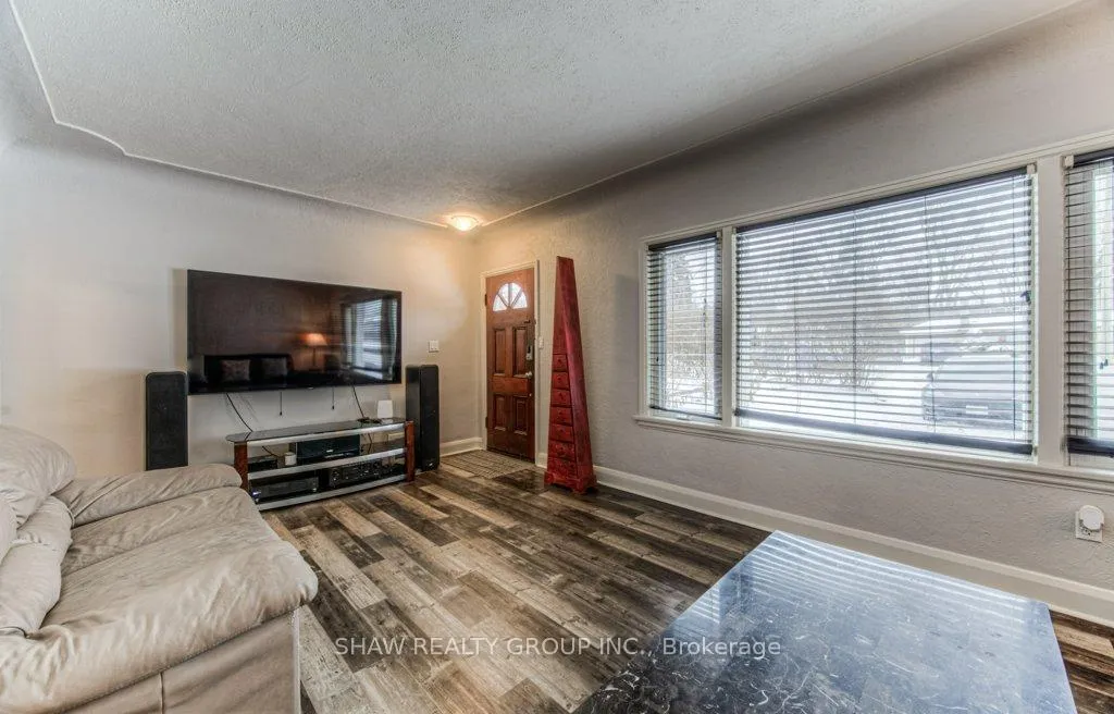 Photo 2 of 39 Turner Avenue, Kitchener — HOMEH