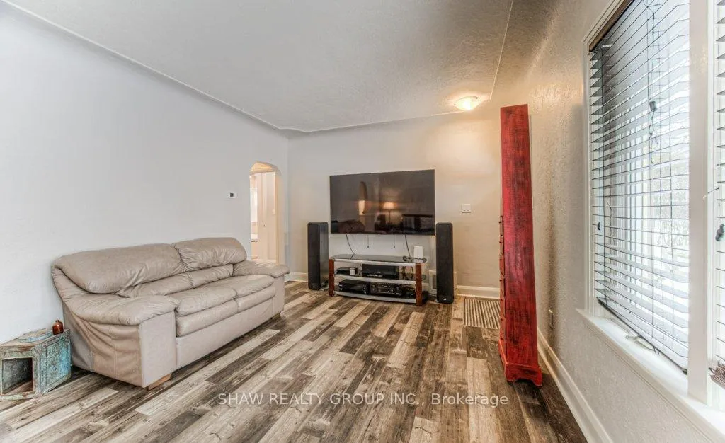 Photo 3 of 39 Turner Avenue, Kitchener — HOMEH