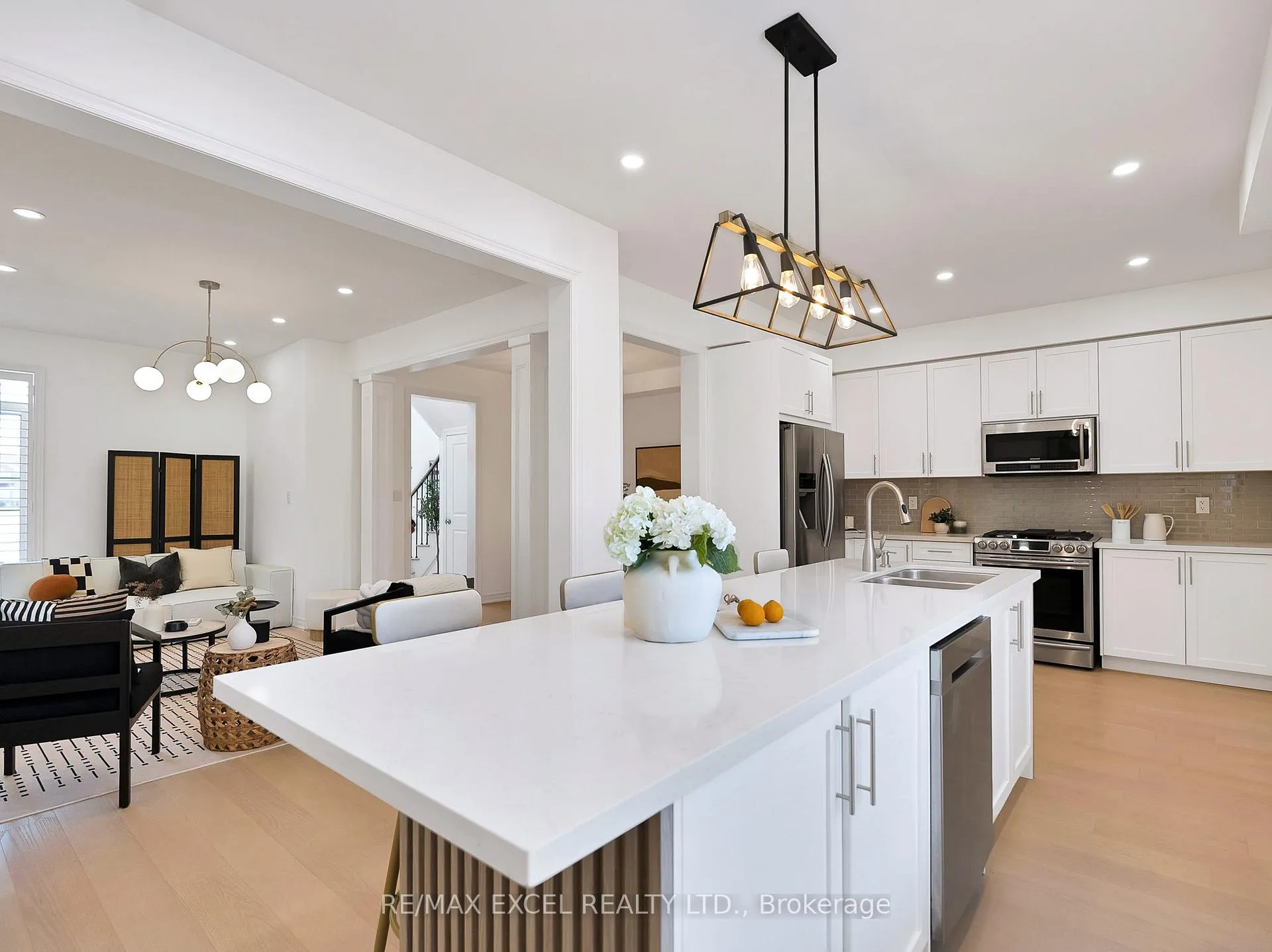 Photo 12 of 322 Barons Street, Vaughan, Kleinburg — HOMEH