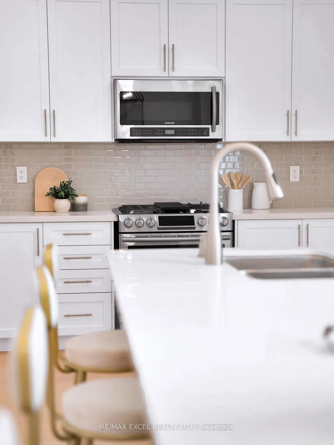 Photo 15 of 322 Barons Street, Vaughan, Kleinburg — HOMEH