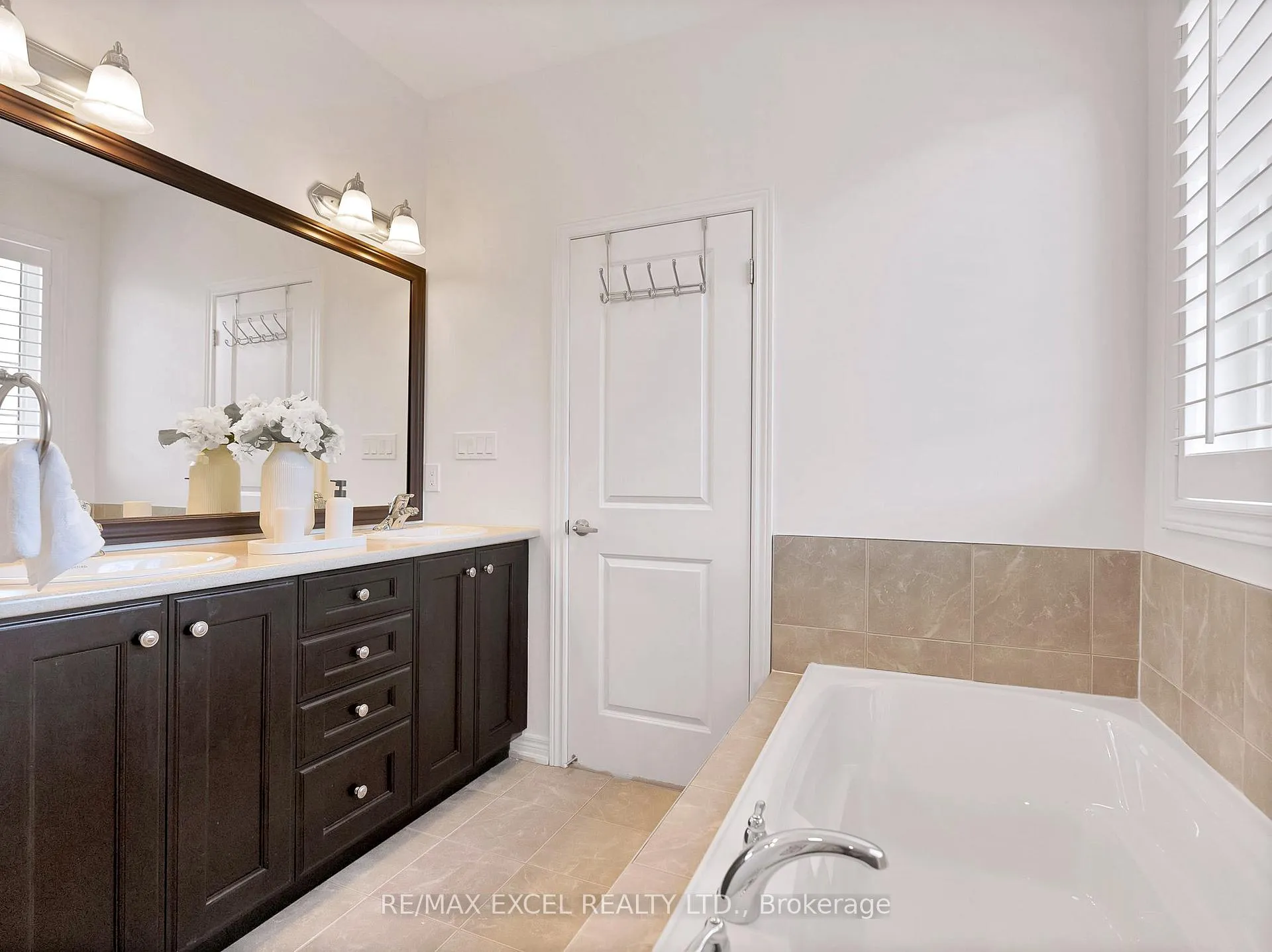 Photo 25 of 322 Barons Street, Vaughan, Kleinburg — HOMEH