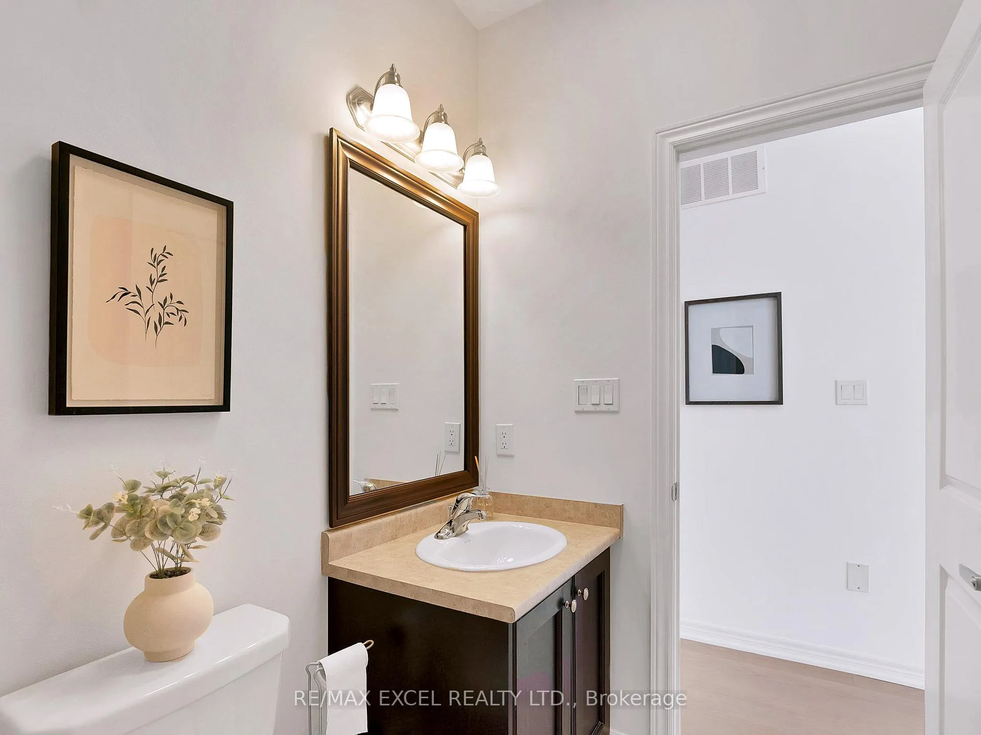 Photo 31 of 322 Barons Street, Vaughan, Kleinburg — HOMEH