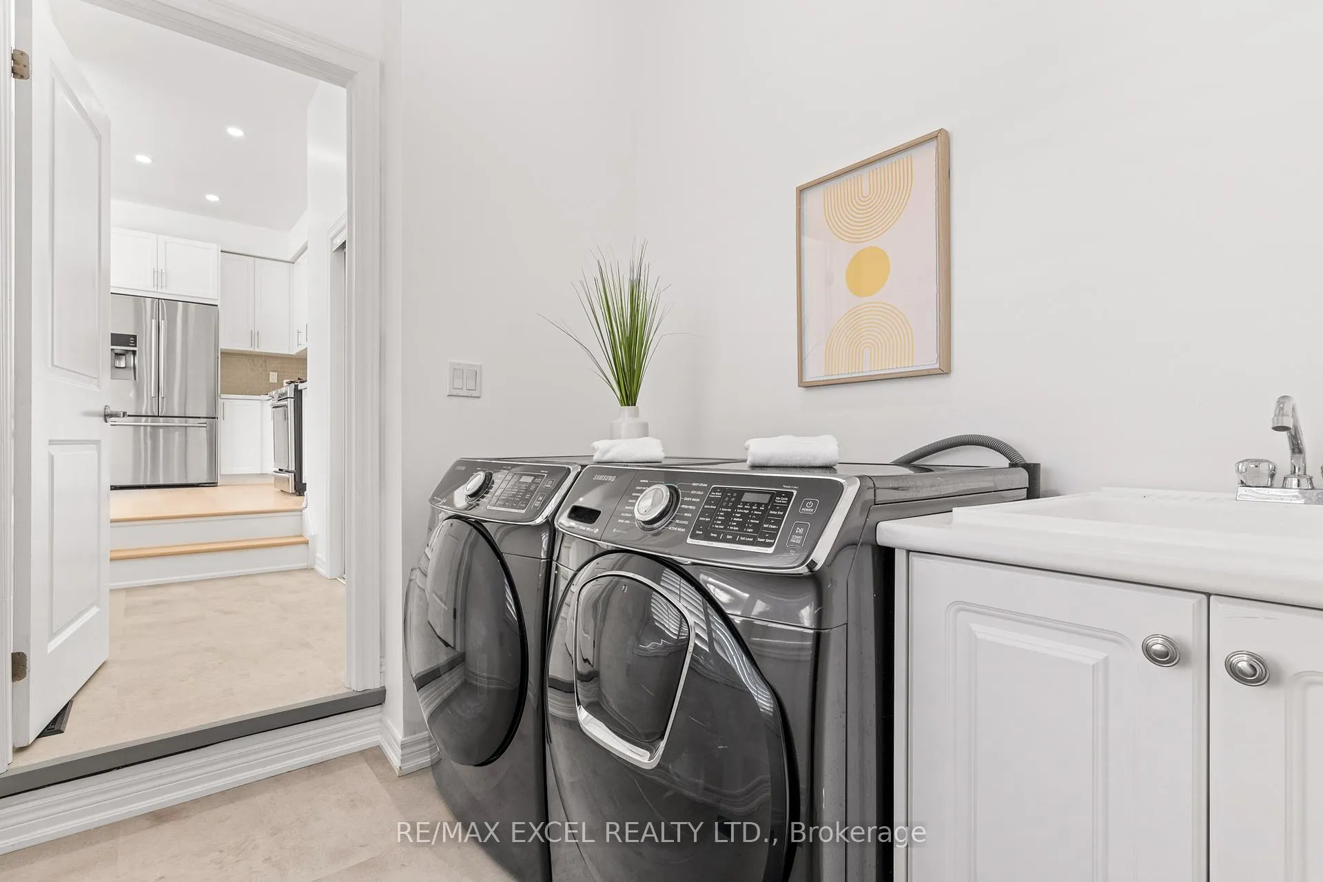 Photo 32 of 322 Barons Street, Vaughan, Kleinburg — HOMEH