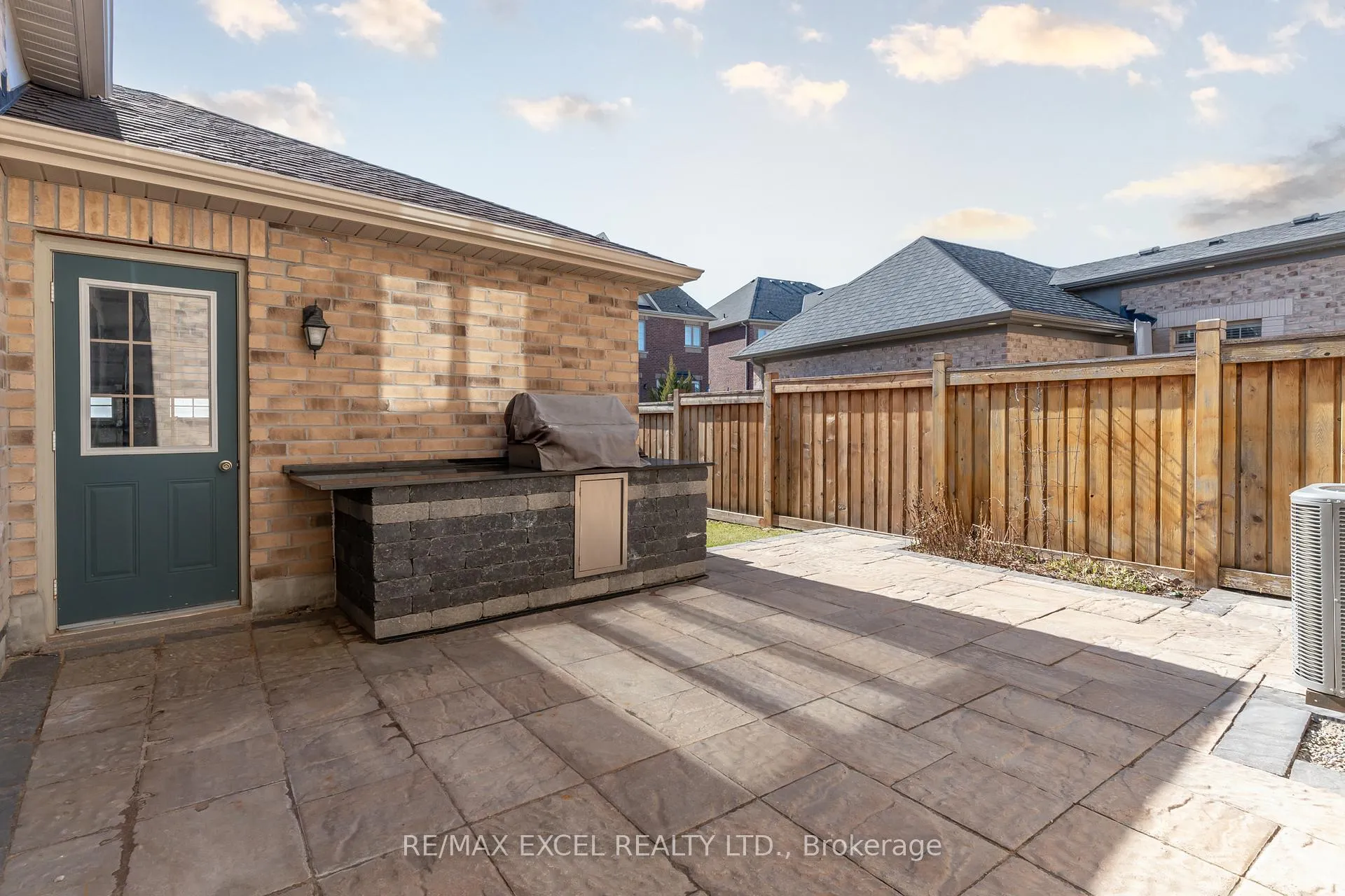 Photo 35 of 322 Barons Street, Vaughan, Kleinburg — HOMEH