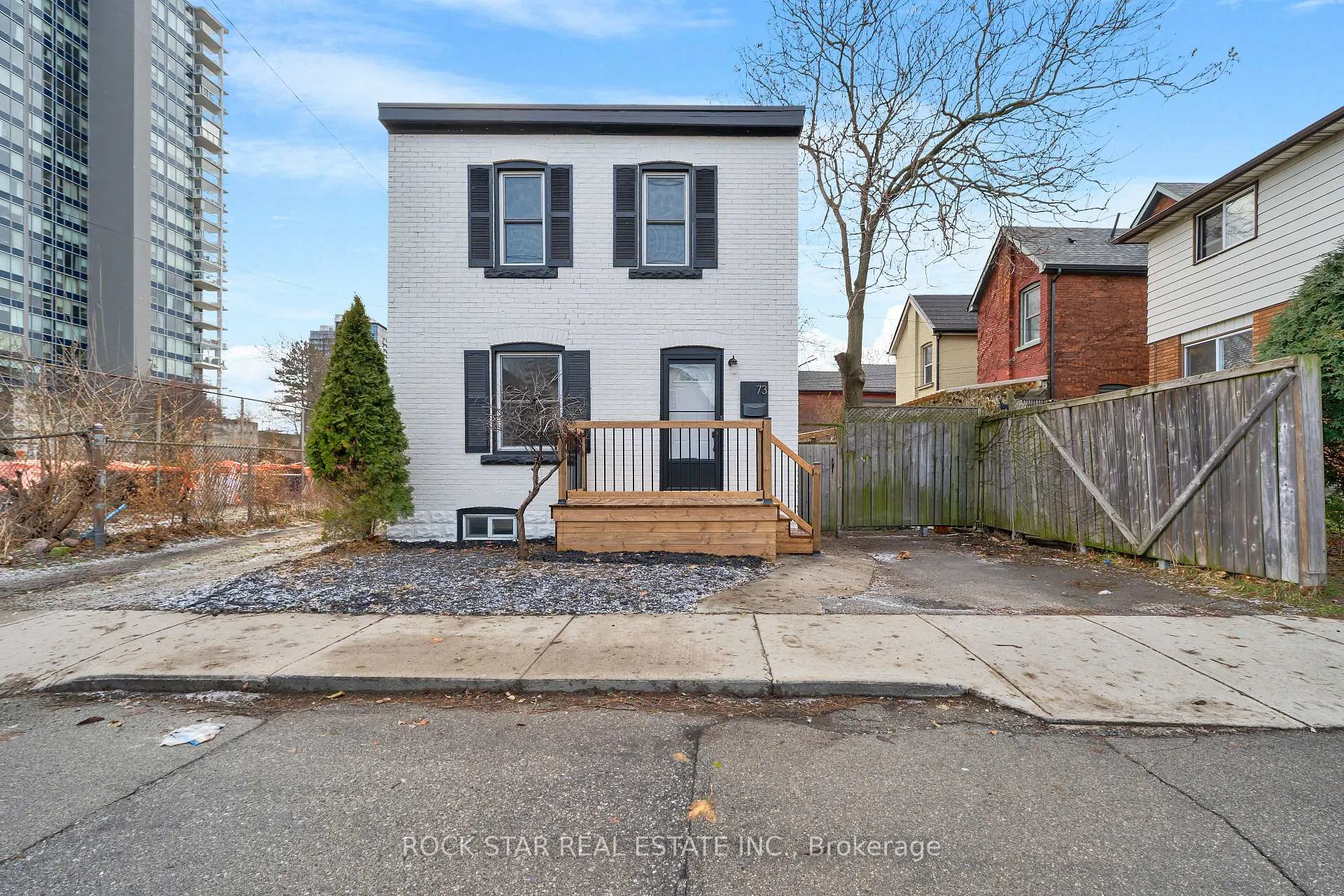 Front of 73 Peter Street