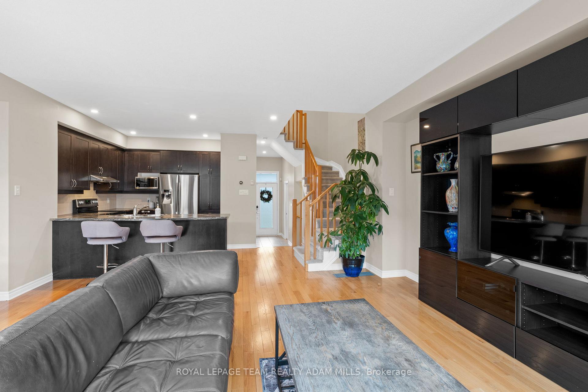 Photo 16 of 304 Cooks Mill Crescent, Ottawa, Riverside South — HOMEH