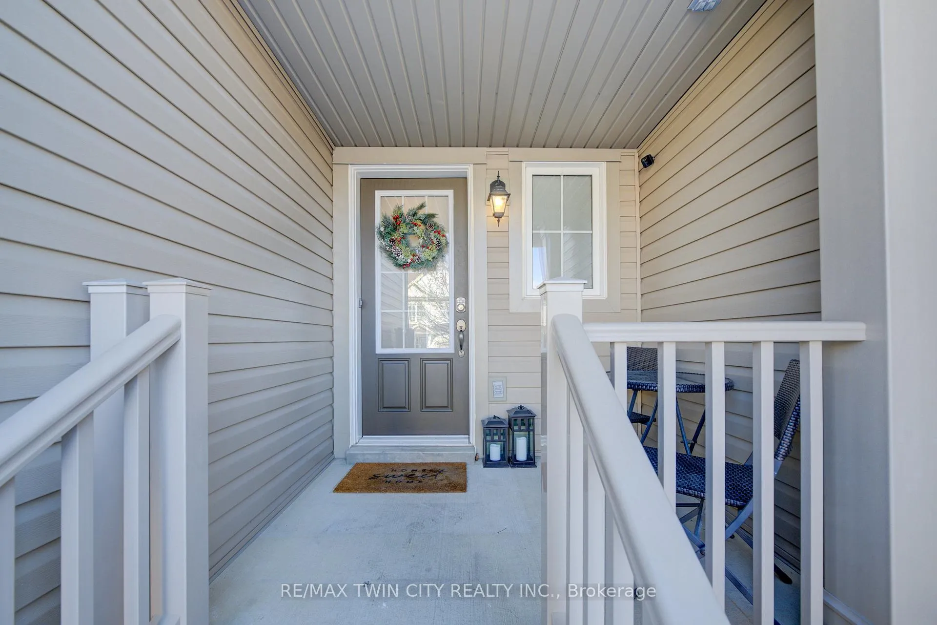 Photo 2 of 15 Dwyer Court, Brant, Brantford Twp — HOMEH
