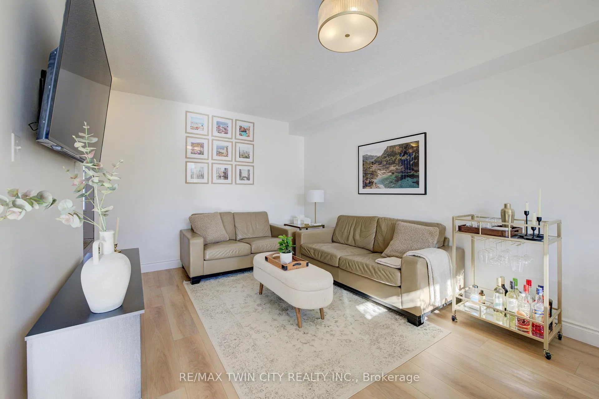 Photo 9 of 15 Dwyer Court, Brant, Brantford Twp — HOMEH