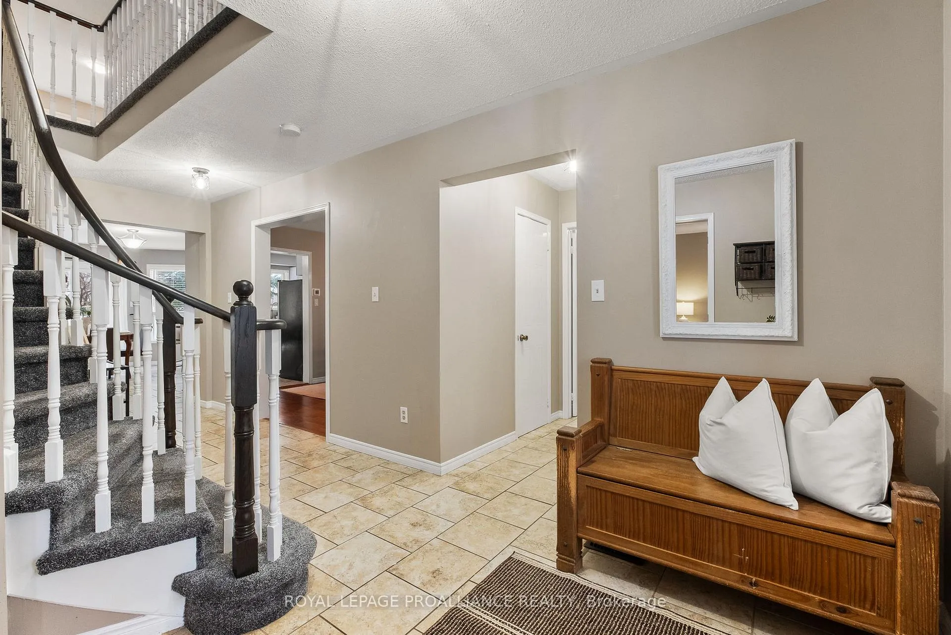 Photo 5 of 851 Chipping Park Boulevard, Cobourg — HOMEH