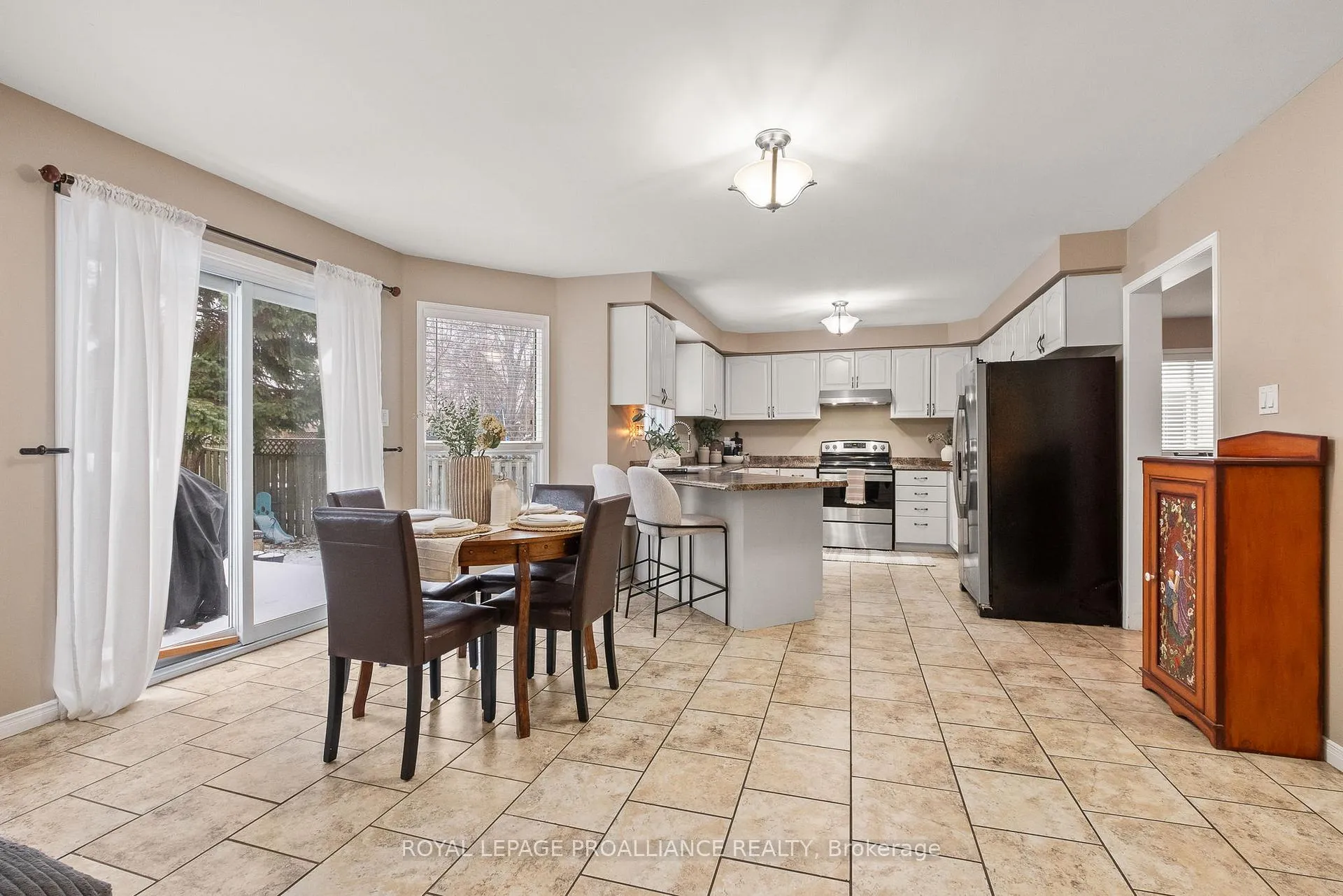 Photo 21 of 851 Chipping Park Boulevard, Cobourg — HOMEH