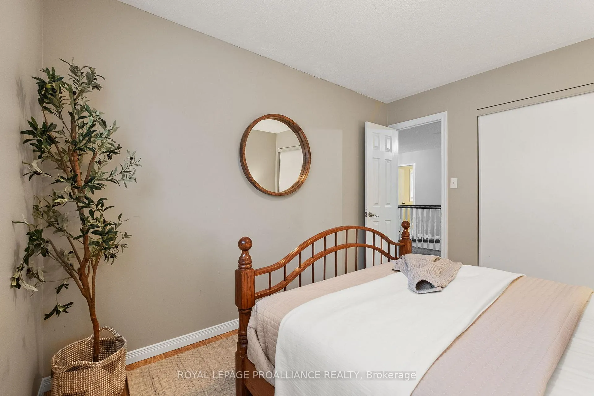 Photo 31 of 851 Chipping Park Boulevard, Cobourg — HOMEH
