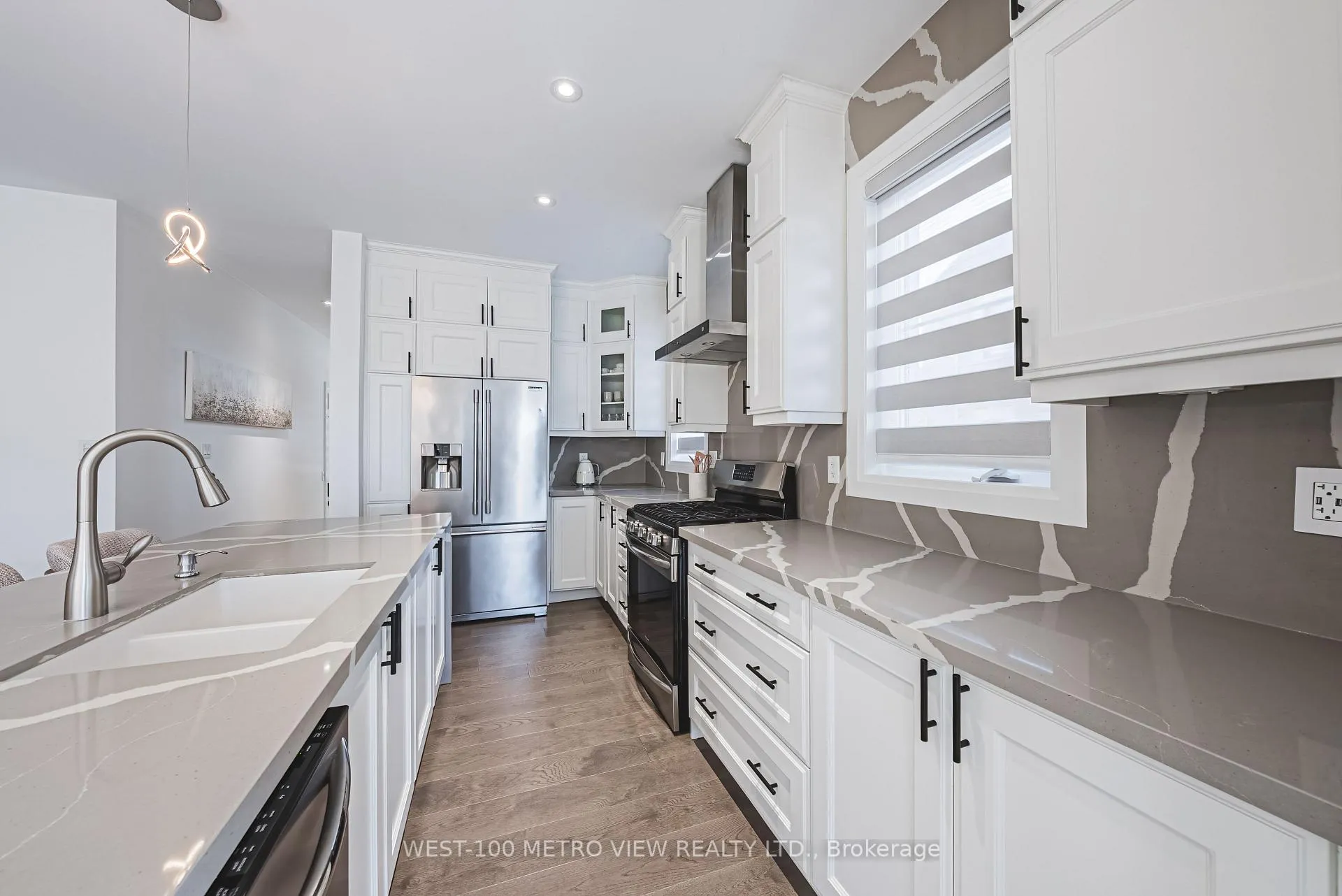 Photo 4 of 68 Lacrosse Trail, Vaughan, Kleinburg — HOMEH