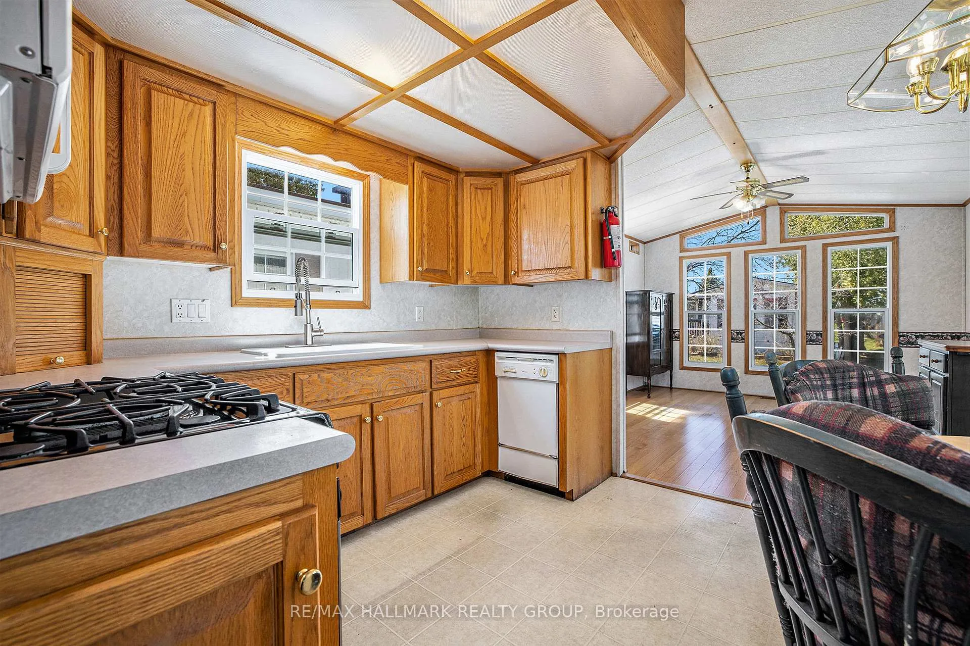 Photo 8 of 10 Yvette Private, Ottawa, Remainder of Stittsville & Area — HOMEH