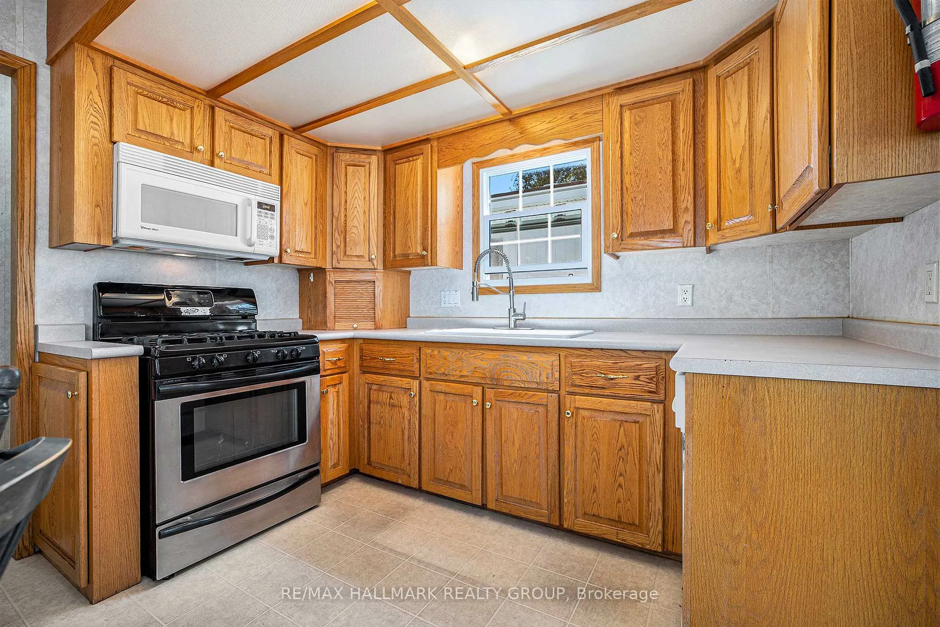 Photo 9 of 10 Yvette Private, Ottawa, Remainder of Stittsville & Area — HOMEH