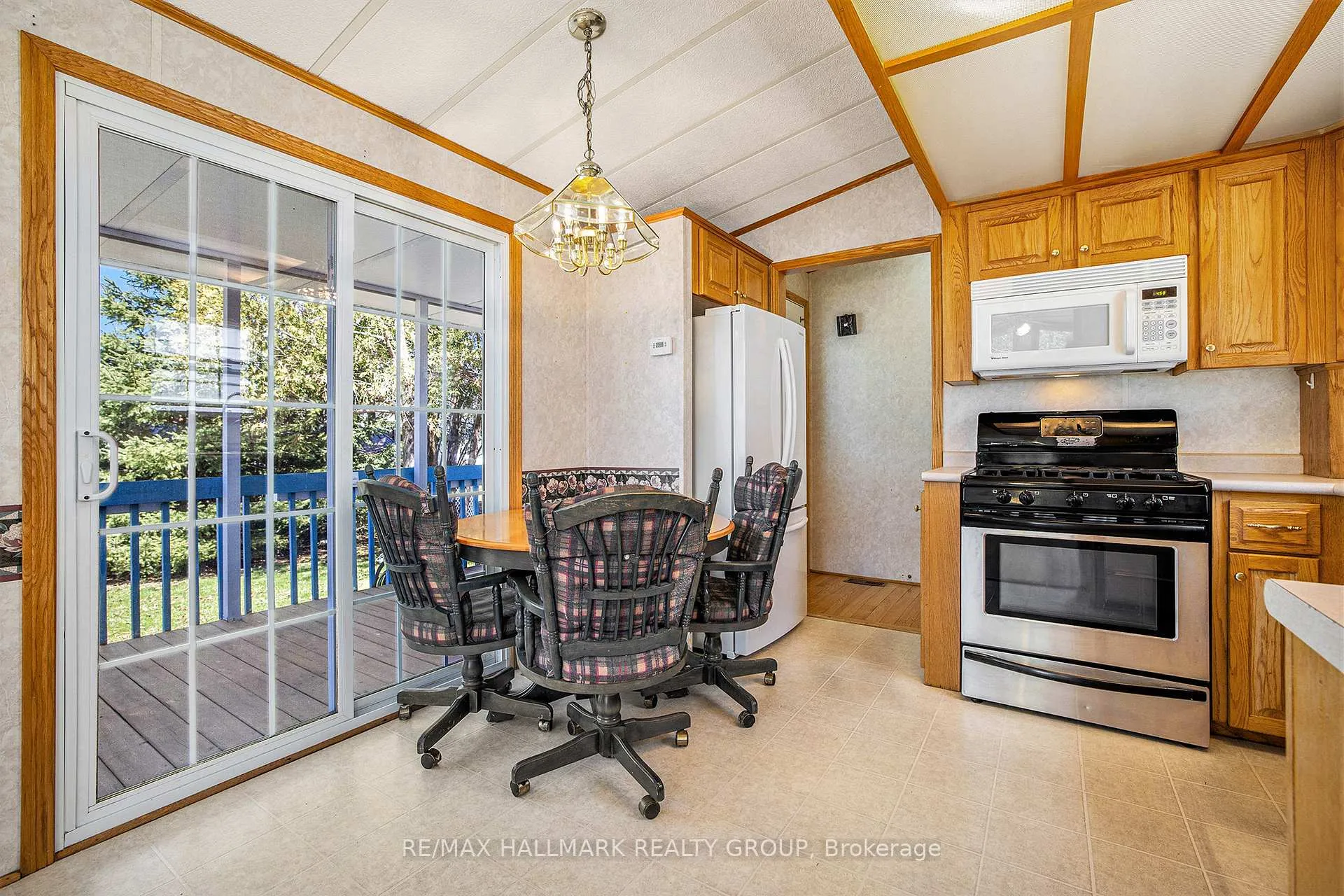Photo 10 of 10 Yvette Private, Ottawa, Remainder of Stittsville & Area — HOMEH