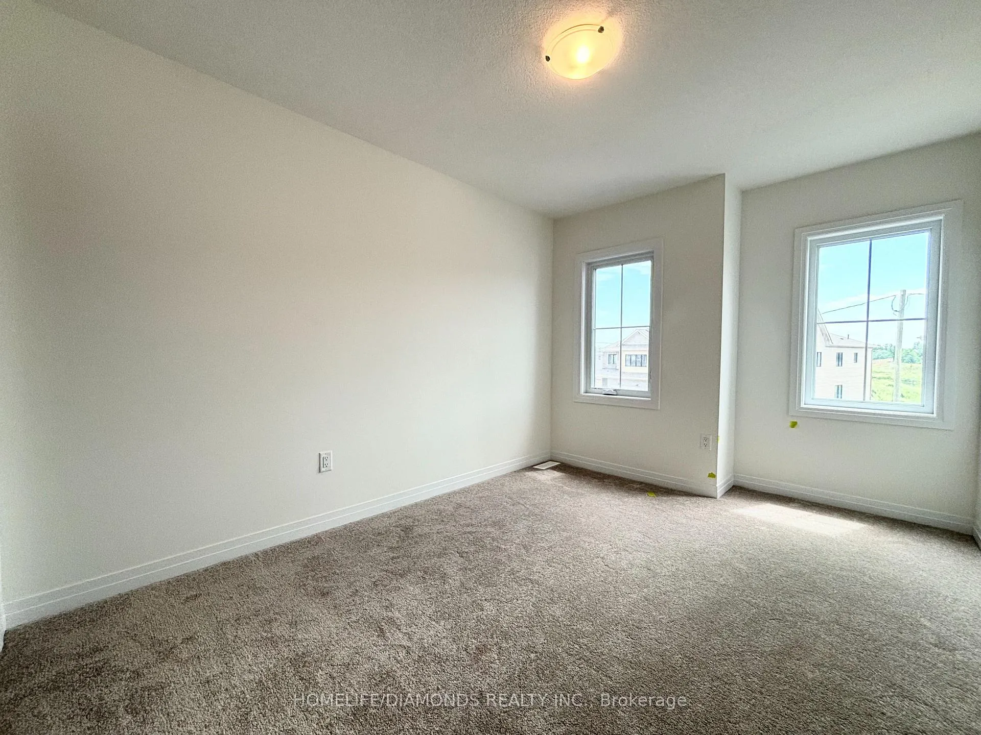 Photo 13 of 132 Port Crescent, Welland, Dain City — HOMEH