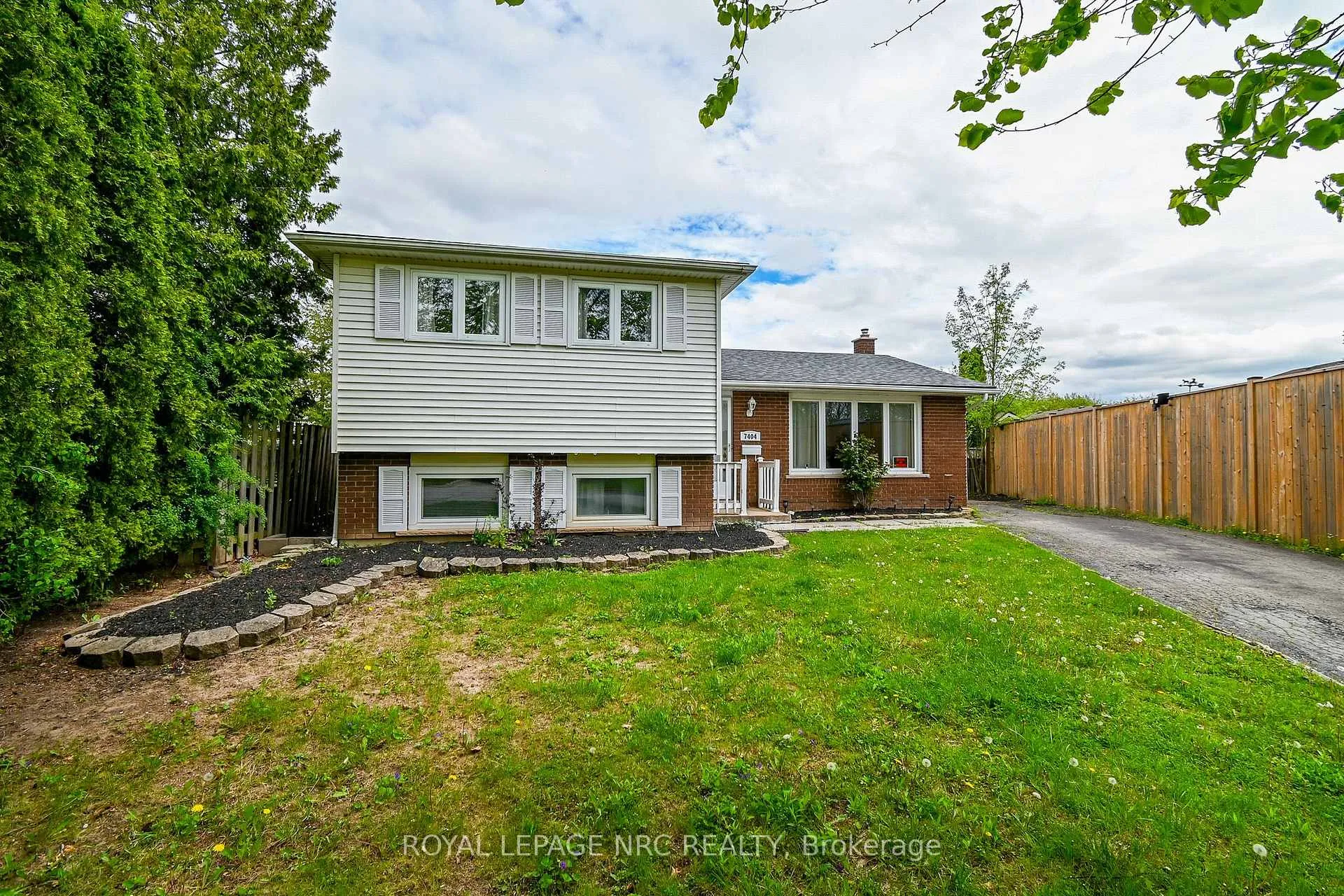 Photo 1 of 7404 Sandy Court, Niagara Falls, Oldfield — HOMEH