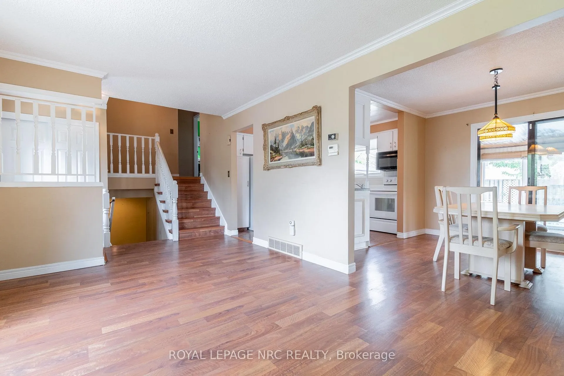 Photo 6 of 7404 Sandy Court, Niagara Falls, Oldfield — HOMEH