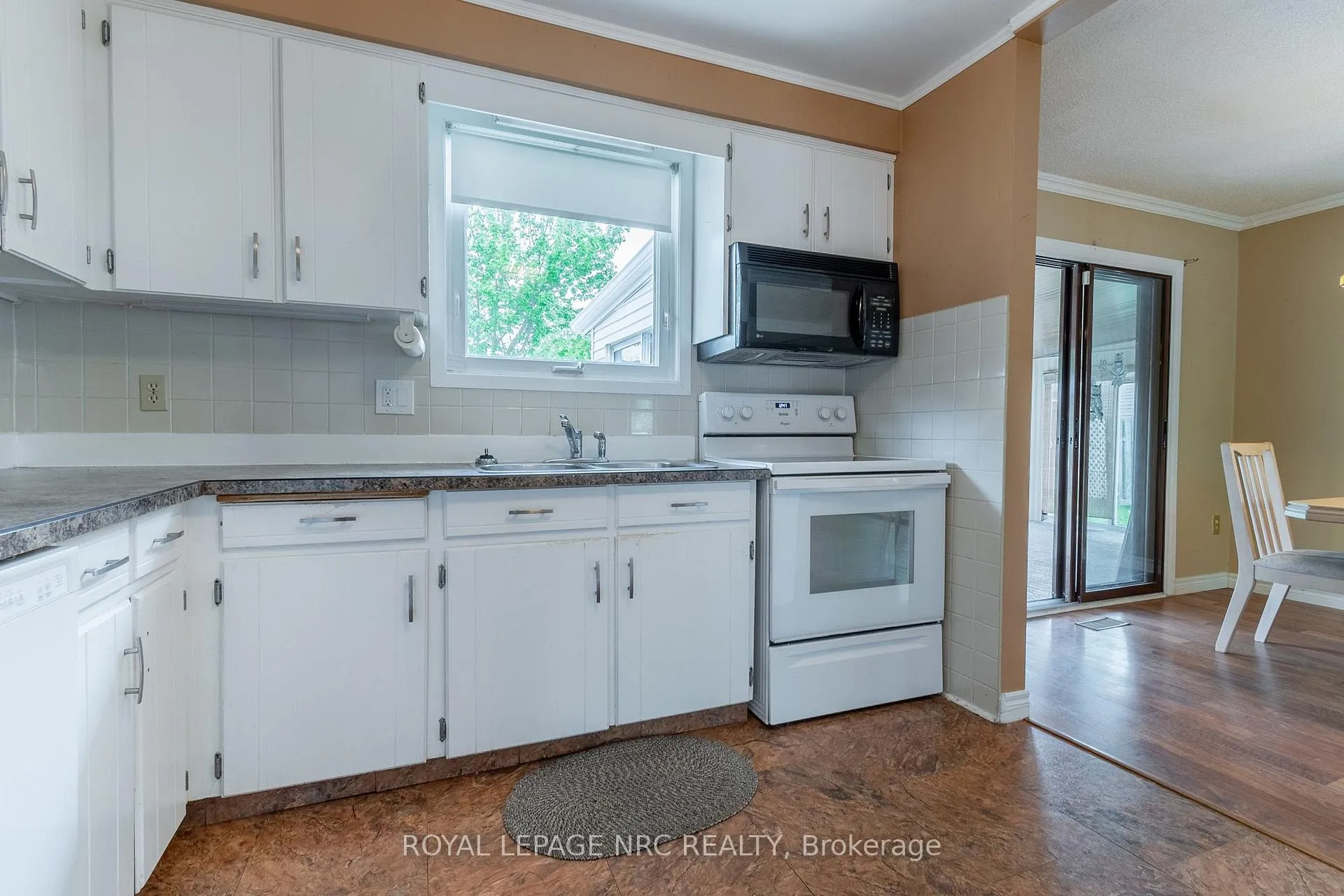 Photo 10 of 7404 Sandy Court, Niagara Falls, Oldfield — HOMEH