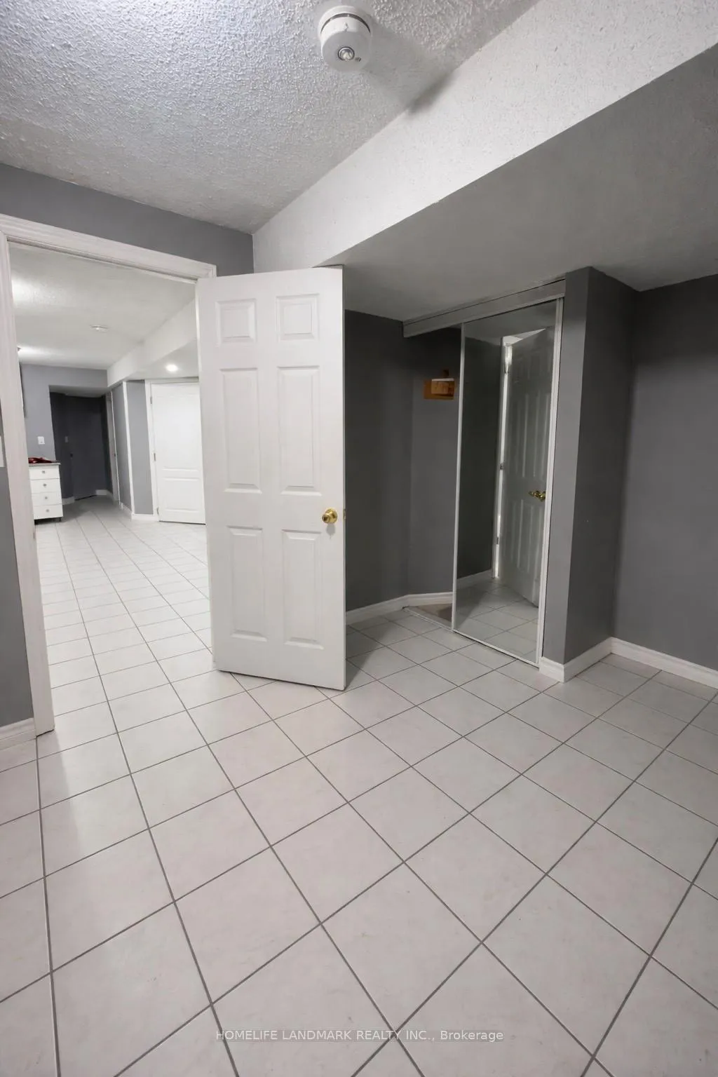 Photo 3 of Unit basement, 19 Dovesong Drive W, Brampton, Sandringham-Wellington — HOMEH