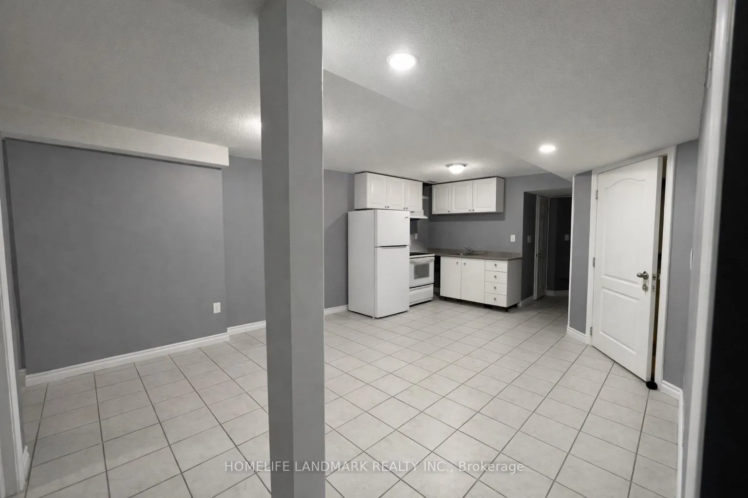 Photo 4 of Unit basement, 19 Dovesong Drive W, Brampton, Sandringham-Wellington — HOMEH