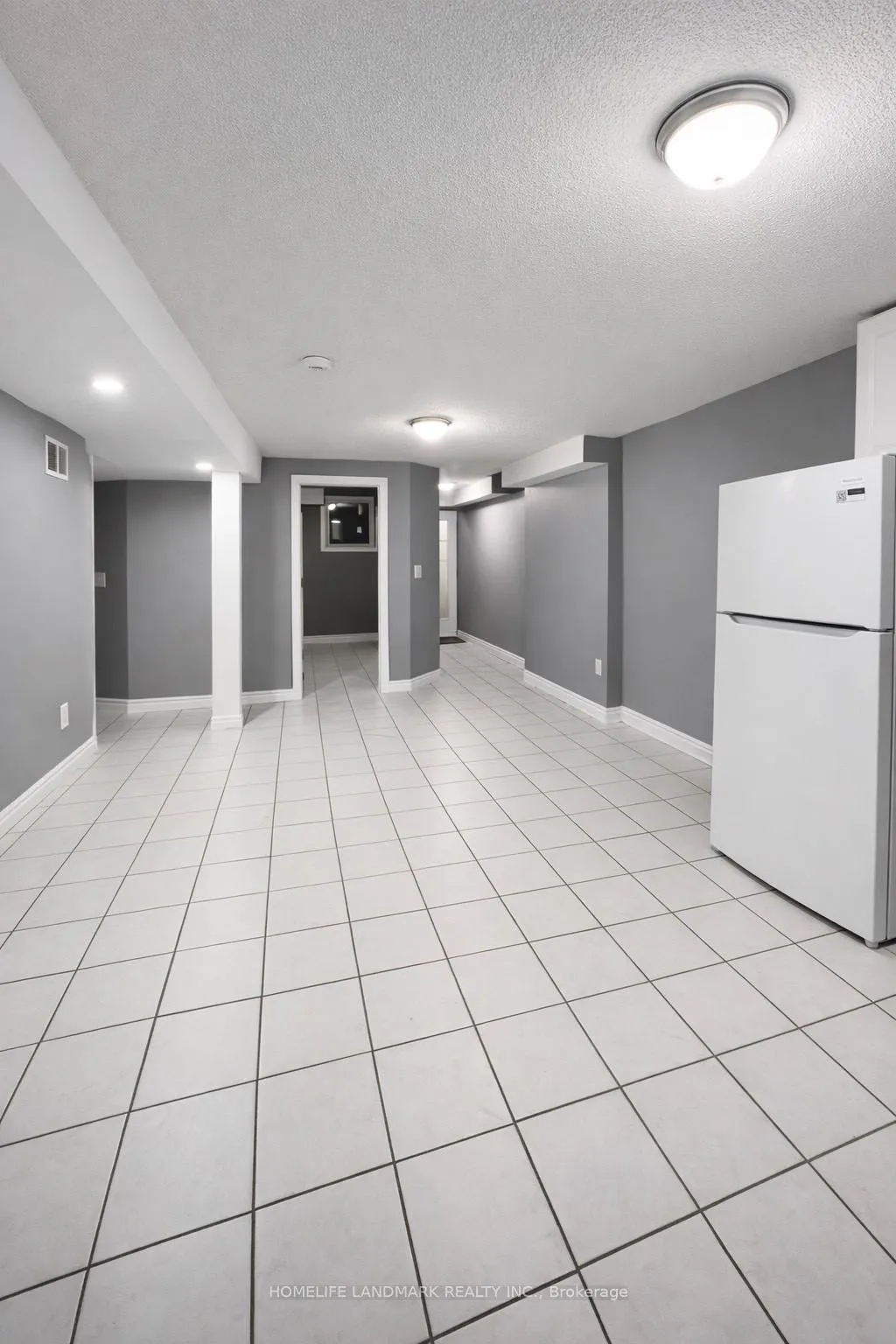 Photo 6 of Unit basement, 19 Dovesong Drive W, Brampton, Sandringham-Wellington — HOMEH