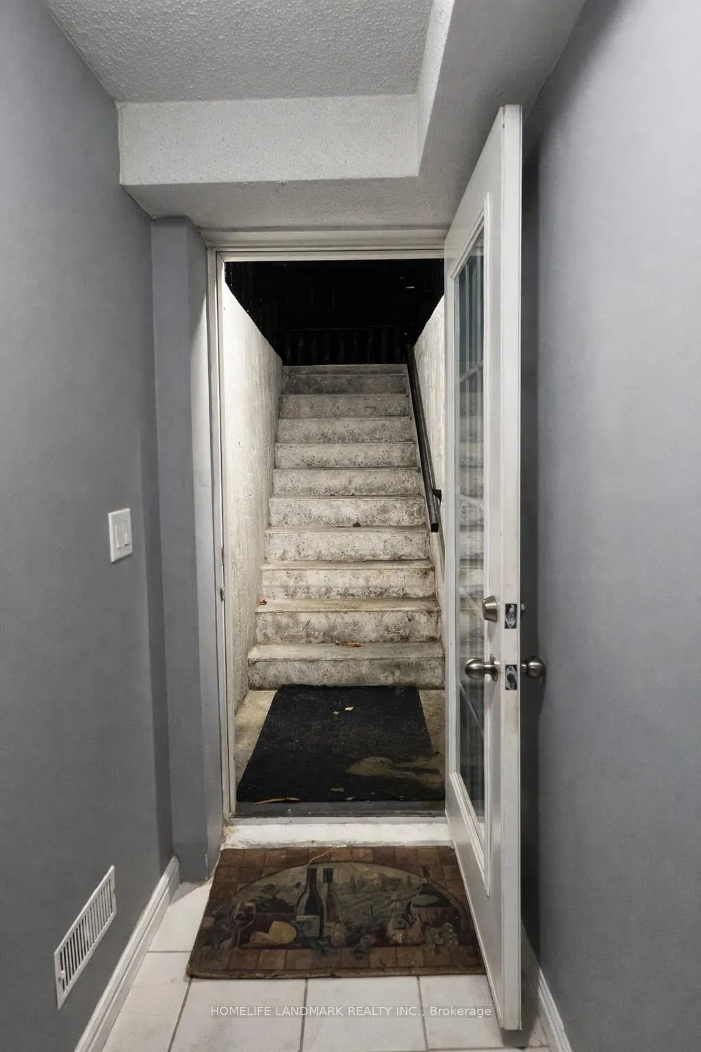 Photo 8 of Unit basement, 19 Dovesong Drive W, Brampton, Sandringham-Wellington — HOMEH