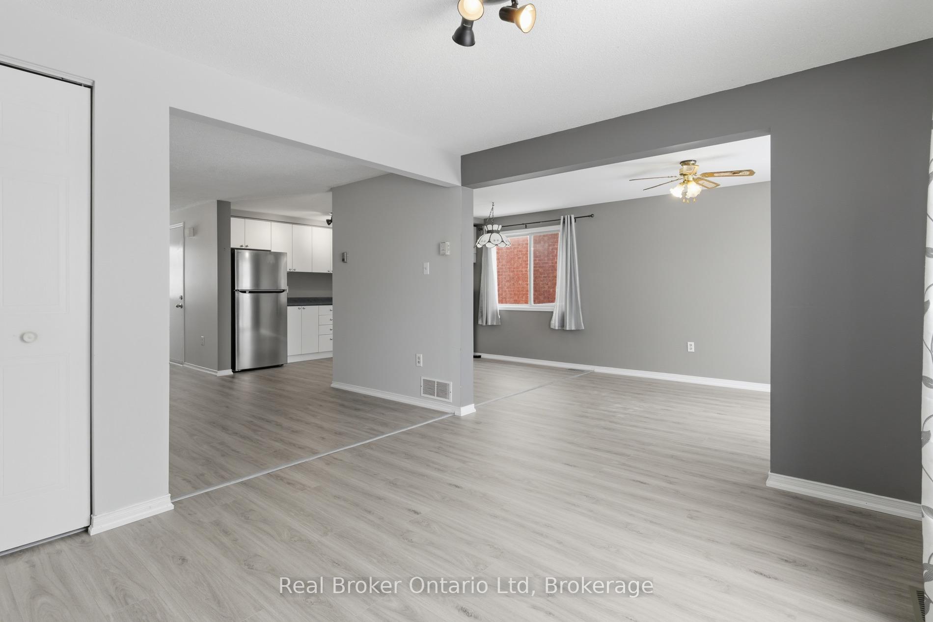 Photo 2 of 24 Moss Place, Guelph, Kortright West — HOMEH