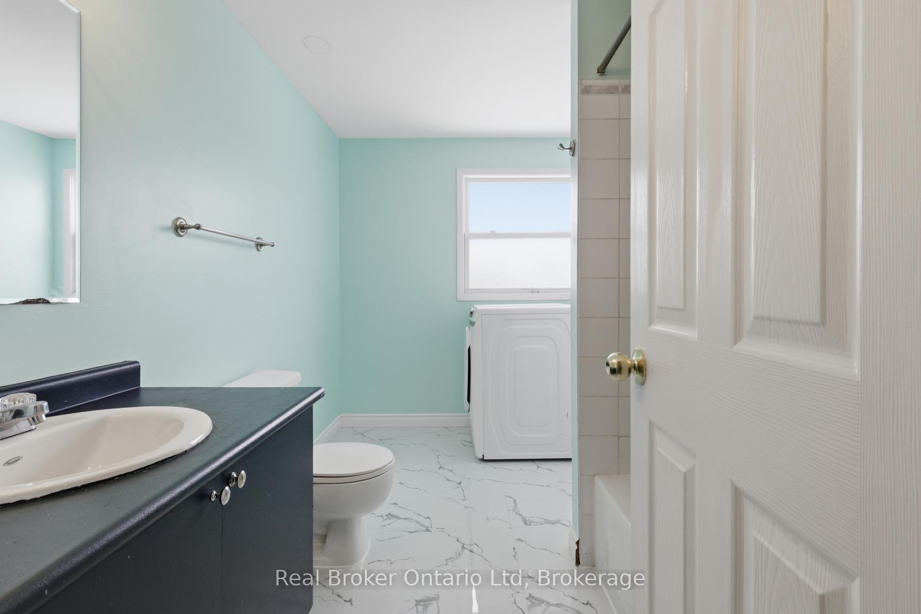 Photo 6 of 24 Moss Place, Guelph, Kortright West — HOMEH