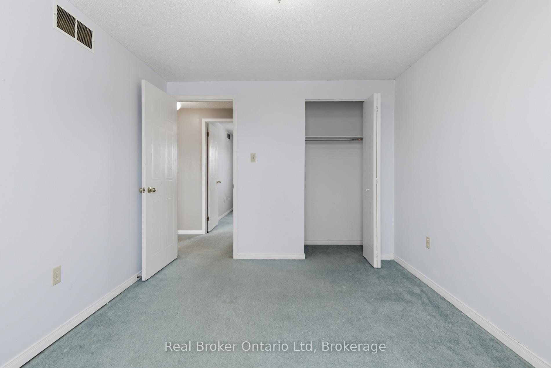 Photo 9 of 24 Moss Place, Guelph, Kortright West — HOMEH