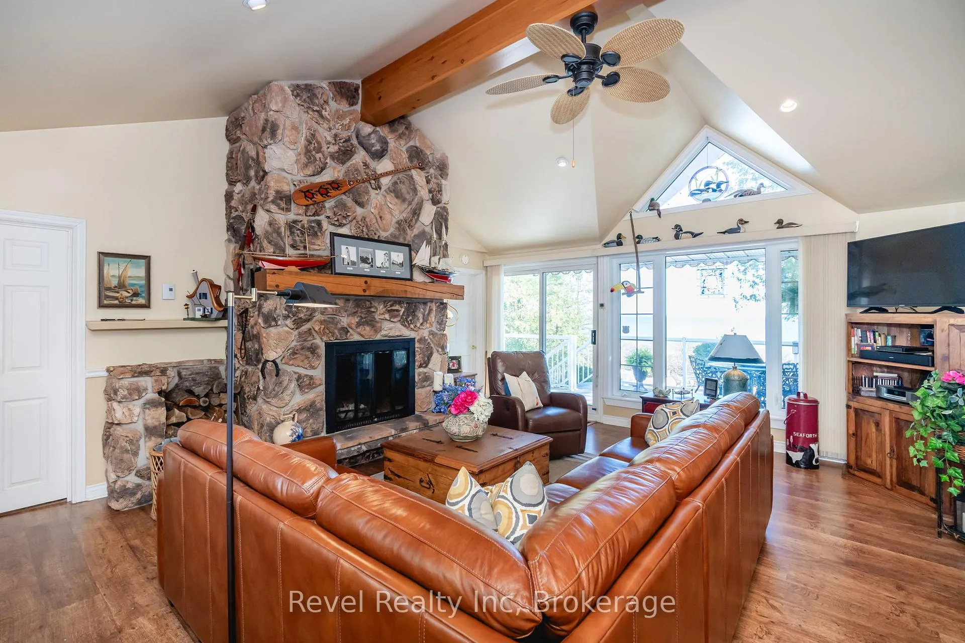 Photo 8 of 1336 Tiny Beaches Road N, Tiny, Rural Tiny — HOMEH