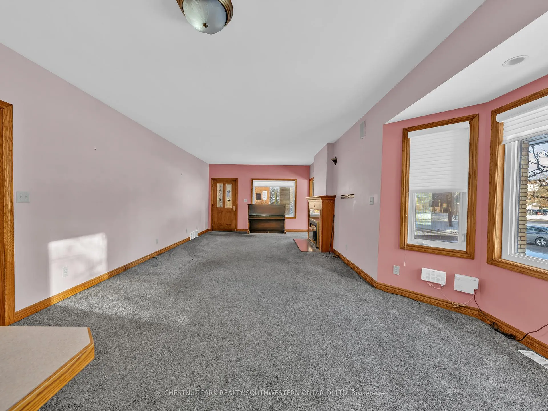 Photo 8 of 2311 University Avenue W, Windsor — HOMEH