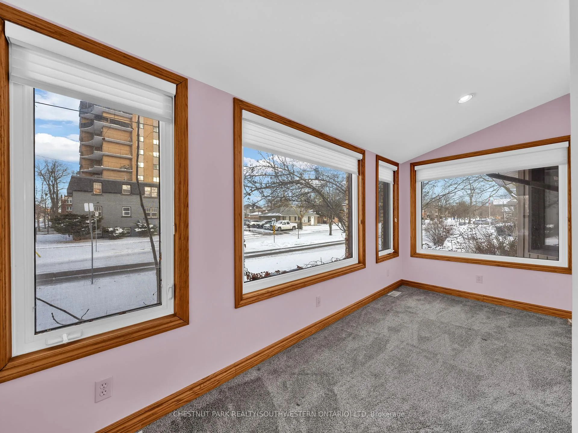 Photo 13 of 2311 University Avenue W, Windsor — HOMEH