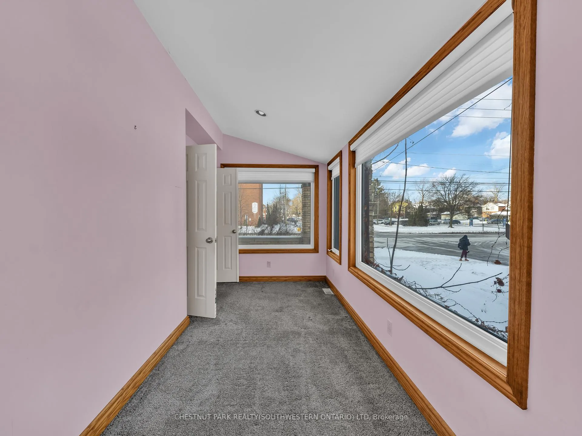 Photo 14 of 2311 University Avenue W, Windsor — HOMEH