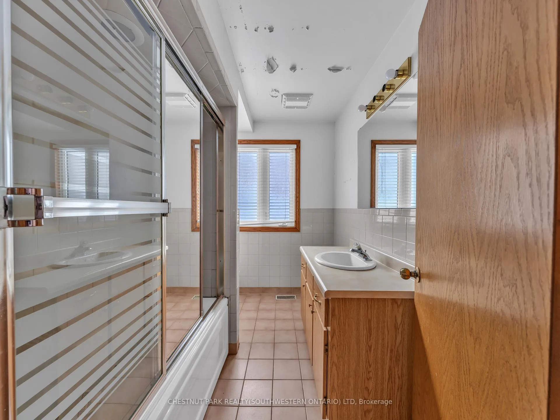 Photo 17 of 2311 University Avenue W, Windsor — HOMEH