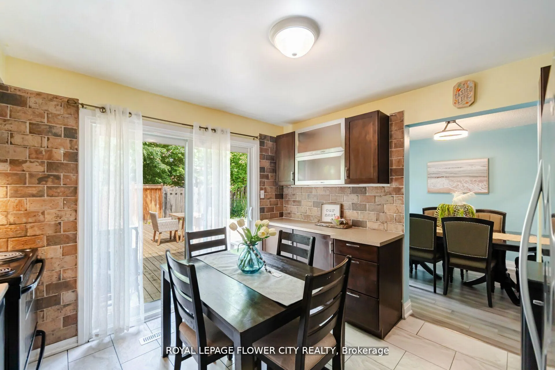 Photo 2 of 128 Fanshawe Drive, Brampton, Heart Lake West — HOMEH