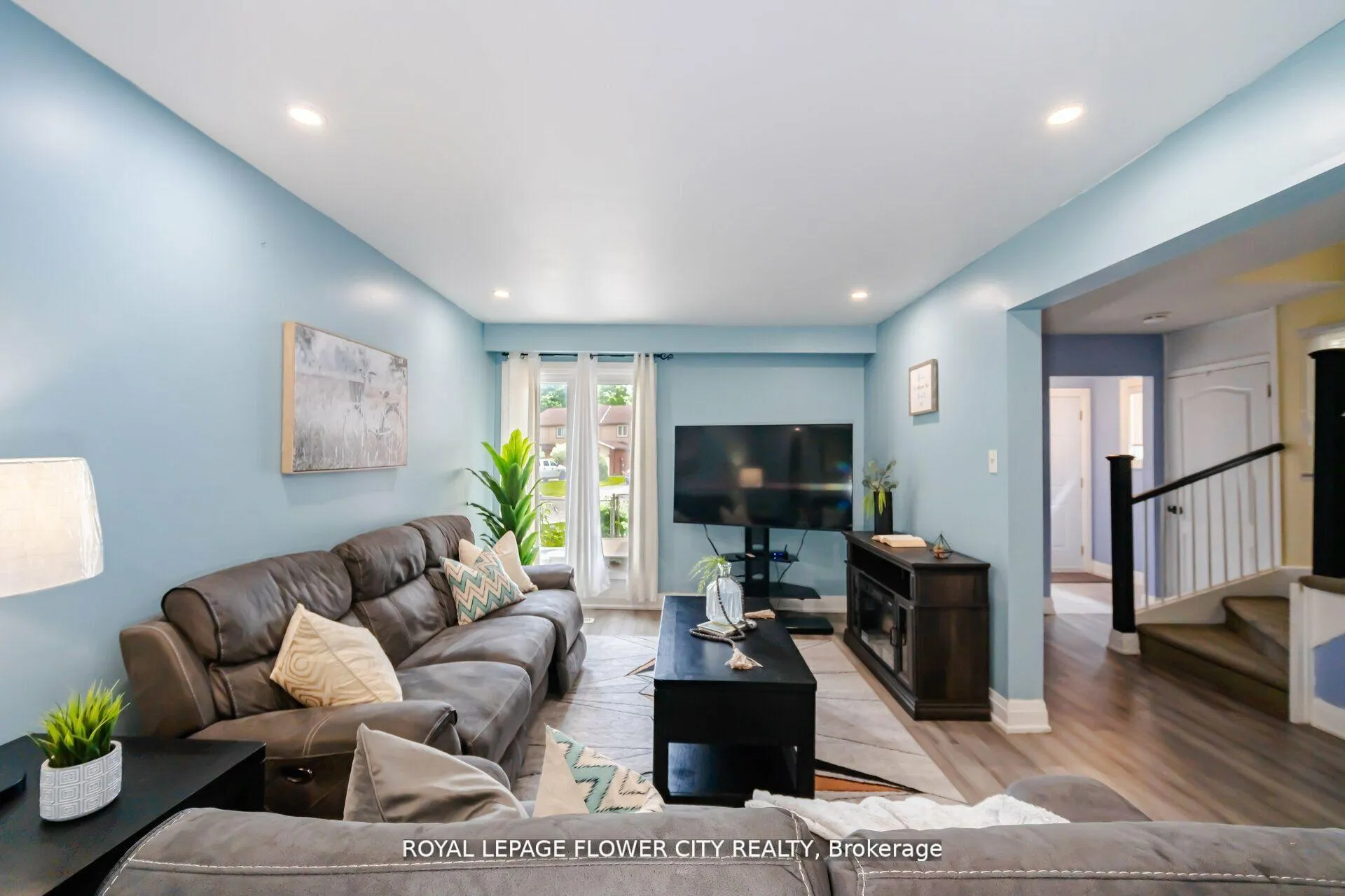 Photo 6 of 128 Fanshawe Drive, Brampton, Heart Lake West — HOMEH