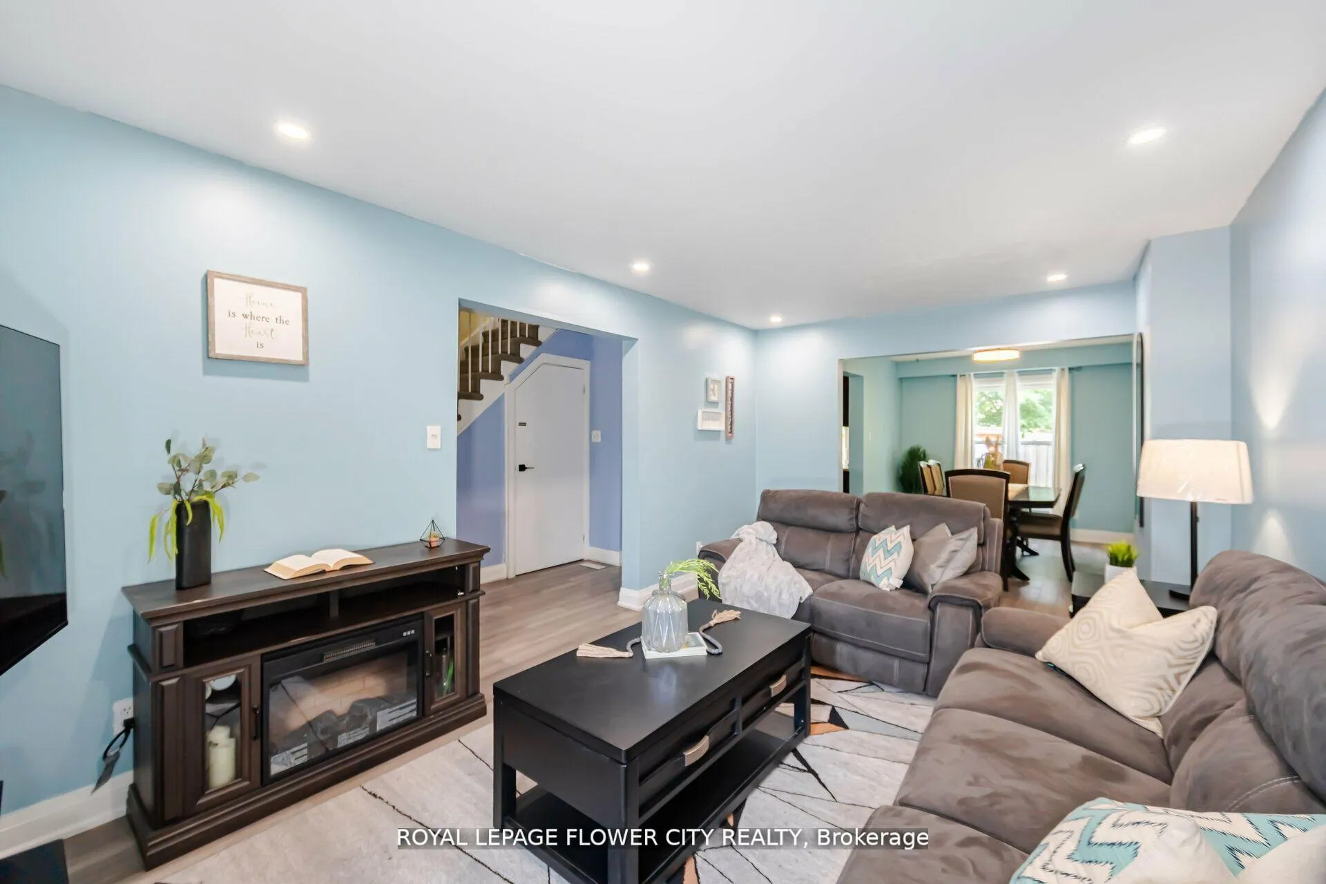 Photo 7 of 128 Fanshawe Drive, Brampton, Heart Lake West — HOMEH