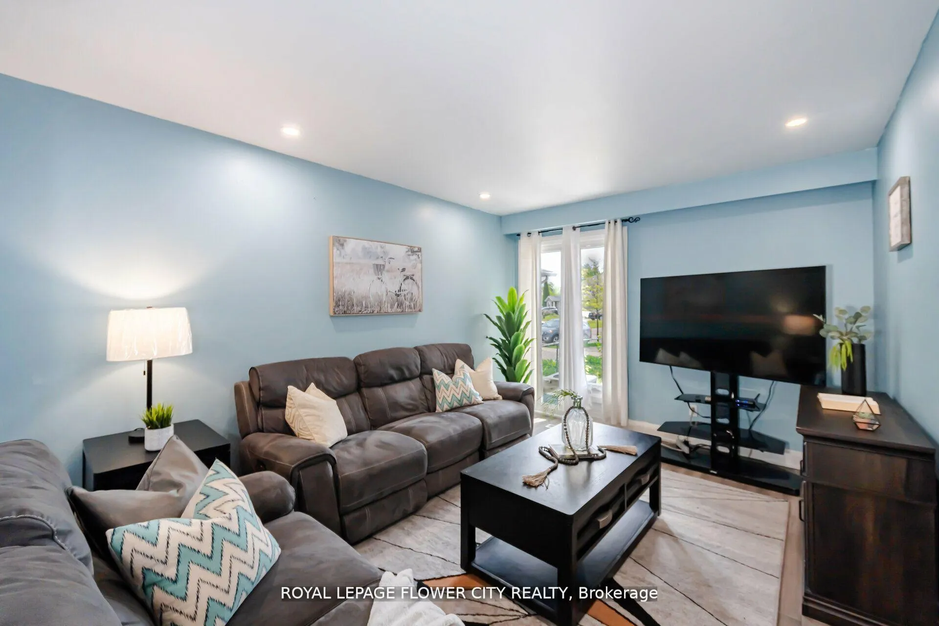 Photo 8 of 128 Fanshawe Drive, Brampton, Heart Lake West — HOMEH
